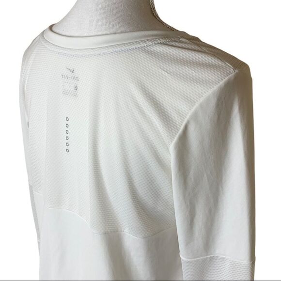 Nike Dri-fit city white core top - small - Picture 7 of 11